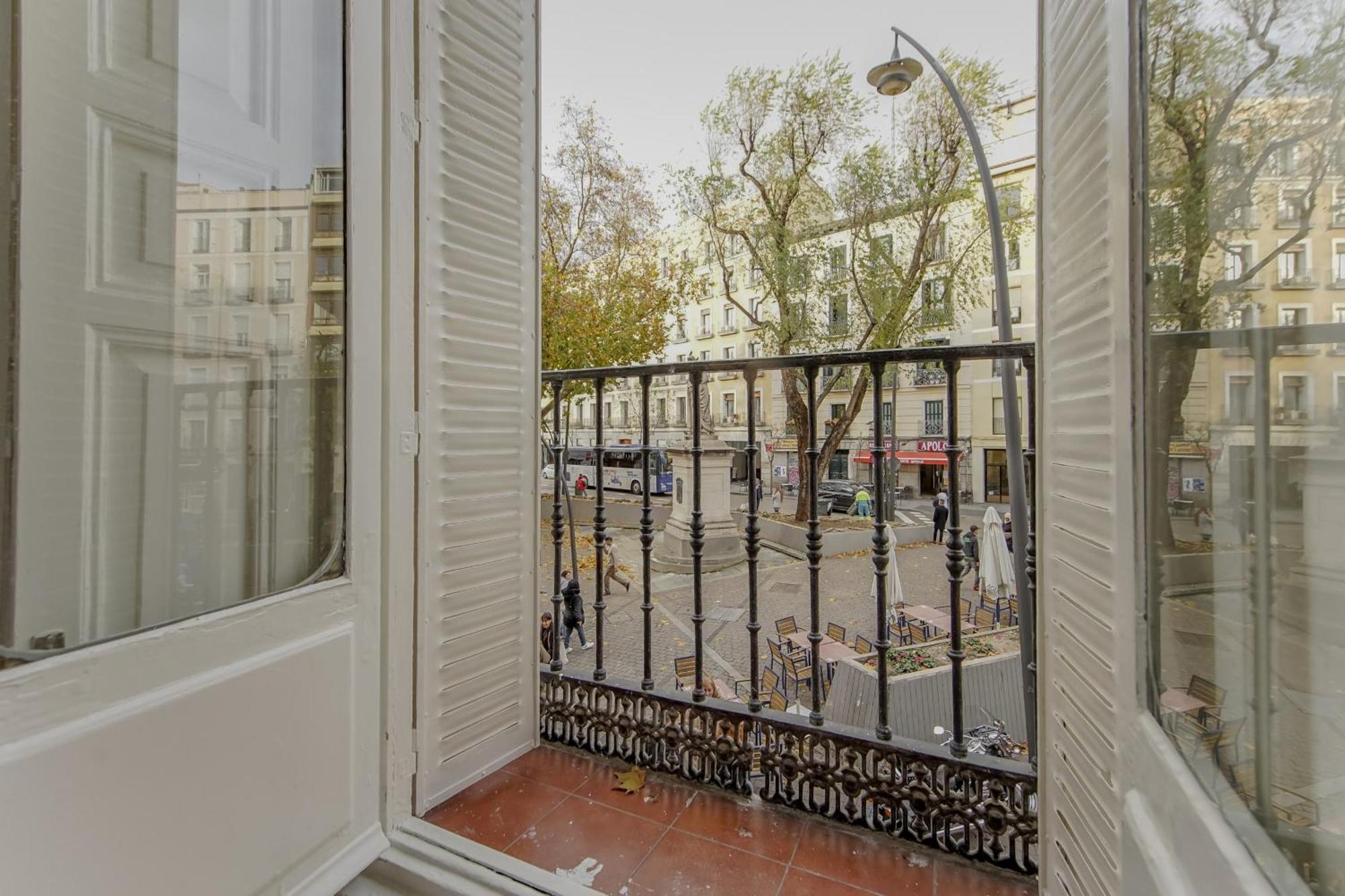 Spacious New Aparment Para 8Pax En La Plaza De Tirso E1 Madrid Bagian luar foto